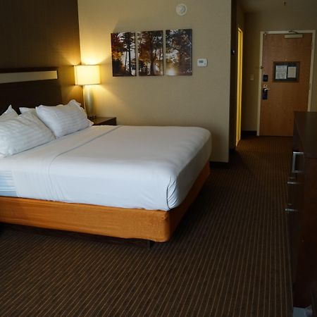 Holiday Inn Express Hotel & Suites Watertown - Thousand Islands By Ihg 외부 사진
