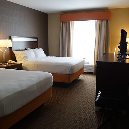 Holiday Inn Express Hotel & Suites Watertown - Thousand Islands By Ihg 외부 사진