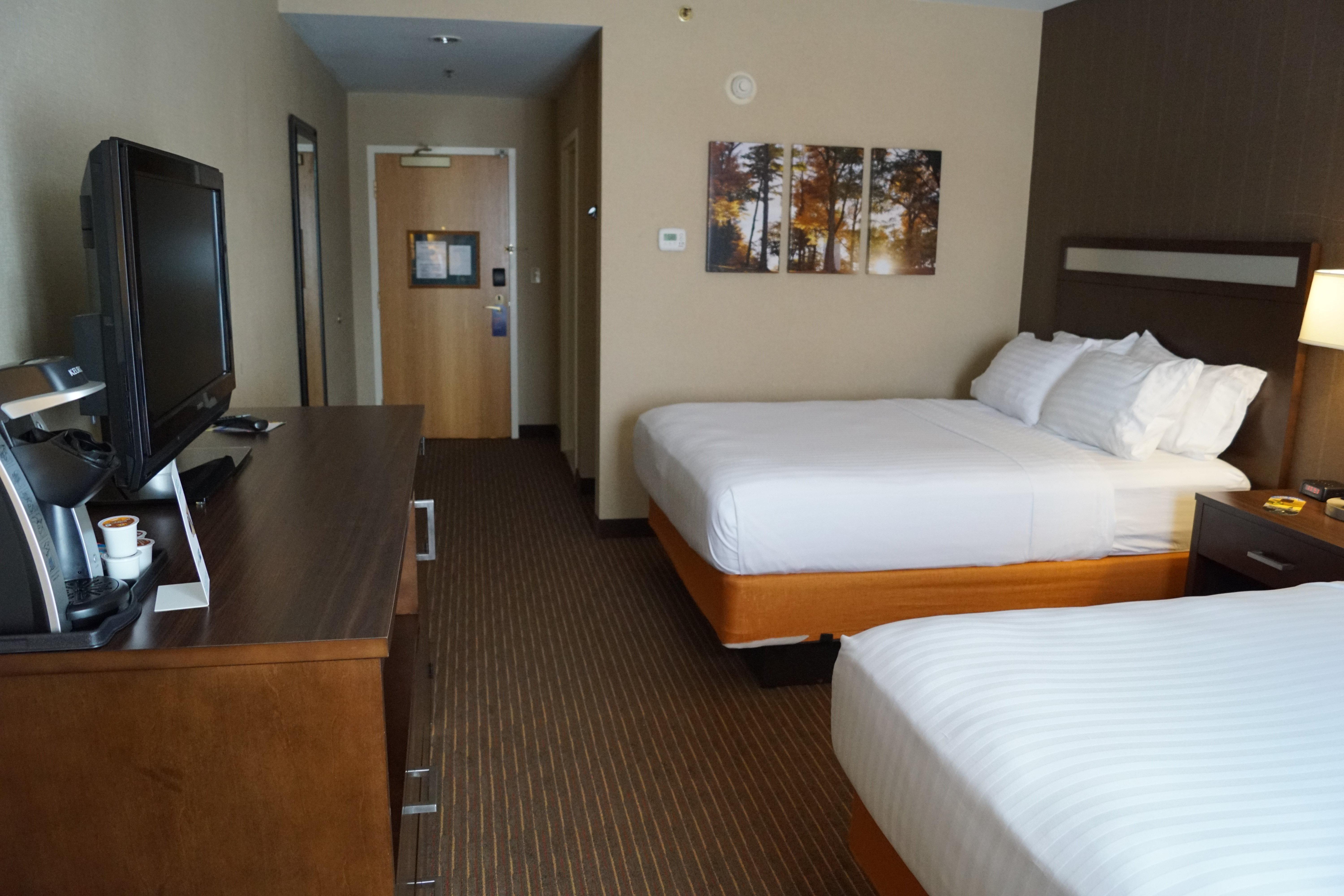 Holiday Inn Express Hotel & Suites Watertown - Thousand Islands By Ihg 외부 사진
