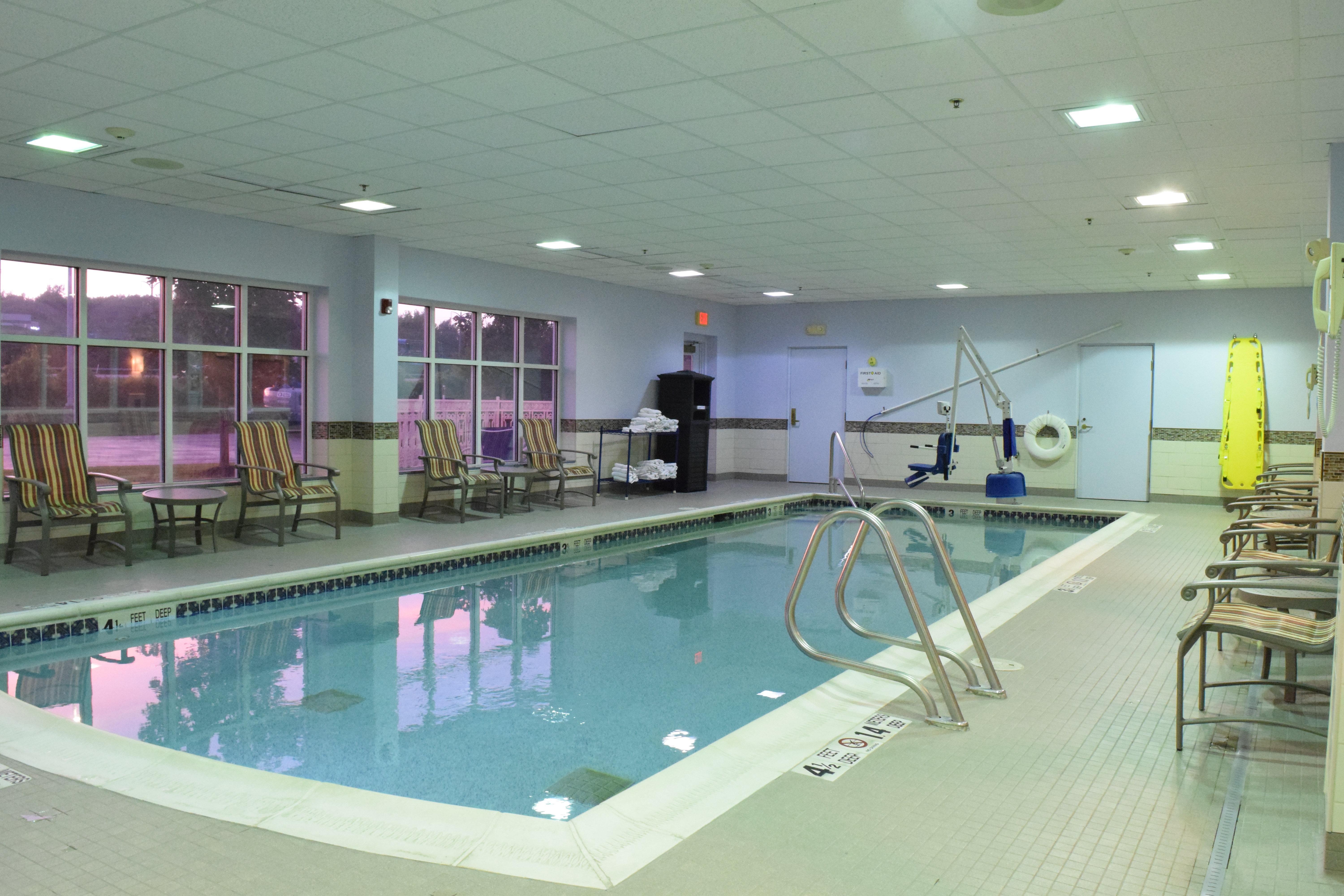 Holiday Inn Express Hotel & Suites Watertown - Thousand Islands By Ihg 외부 사진