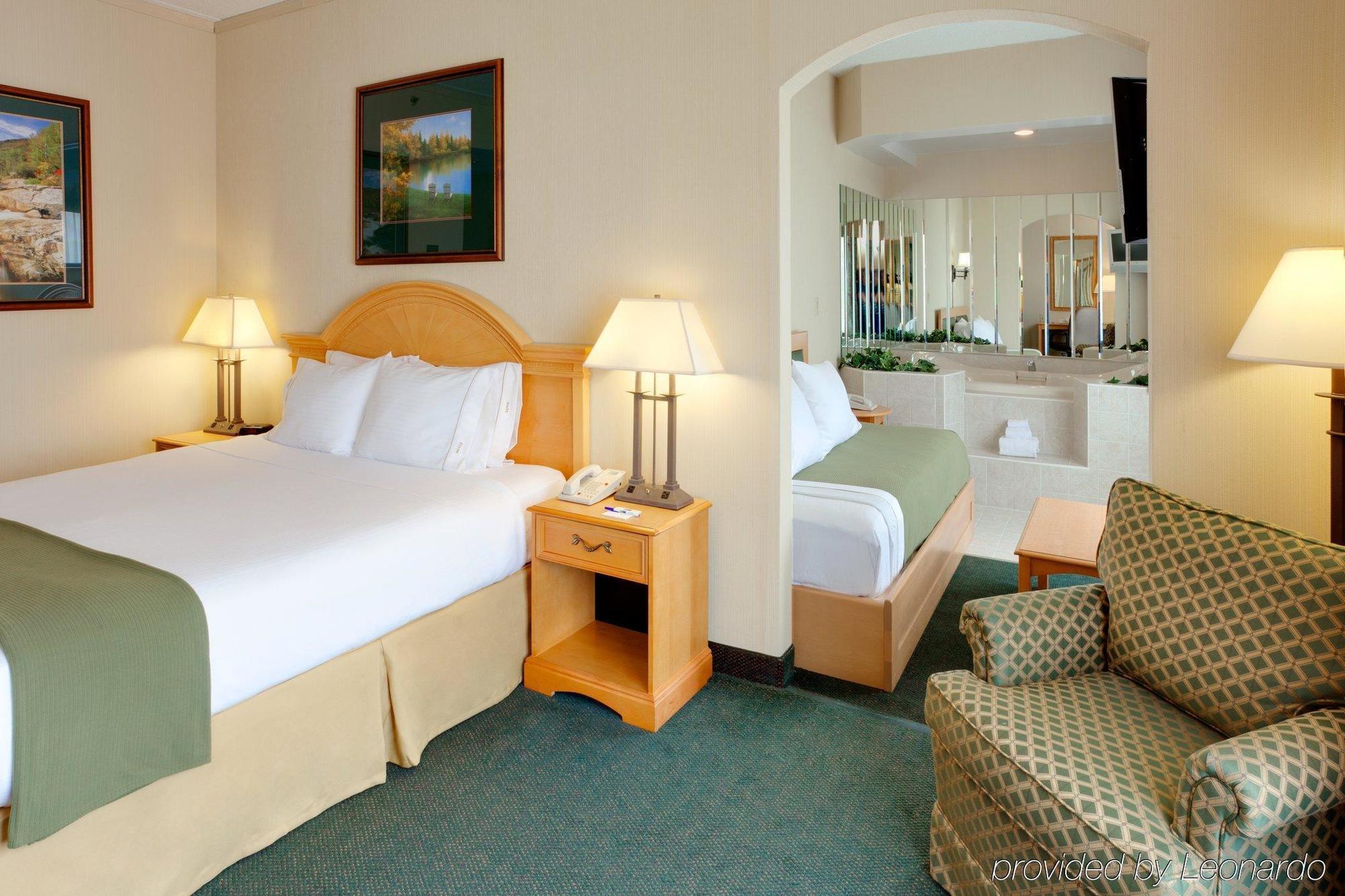 Holiday Inn Express Hotel & Suites Watertown - Thousand Islands, An Ihg Hotel 객실 사진