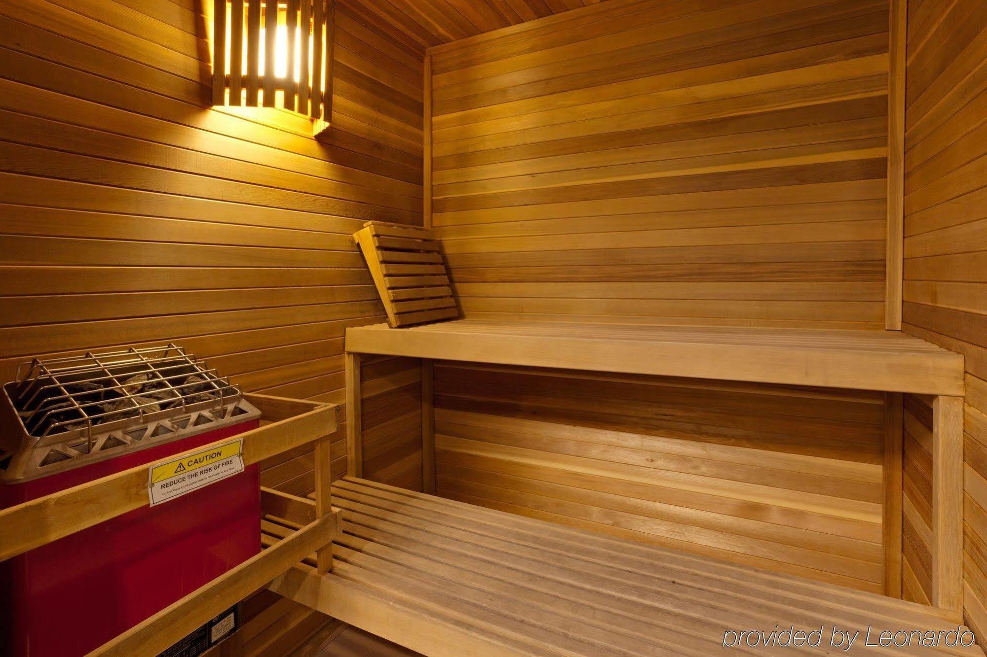 Holiday Inn Express Hotel & Suites Watertown - Thousand Islands By Ihg 외부 사진
