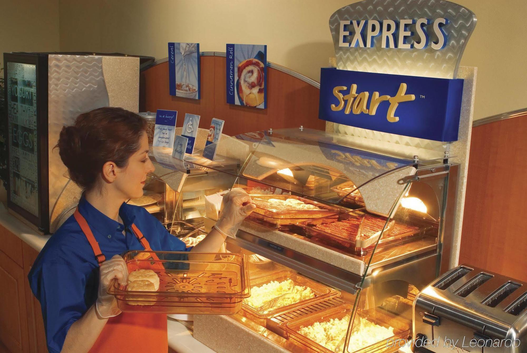Holiday Inn Express Hotel & Suites Watertown - Thousand Islands By Ihg 외부 사진